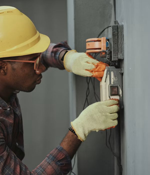 Electrical switchgear panel
